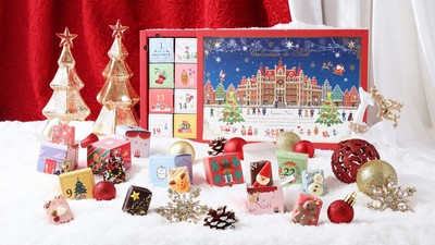 24個の小箱が並んだクリスマスカレンダー