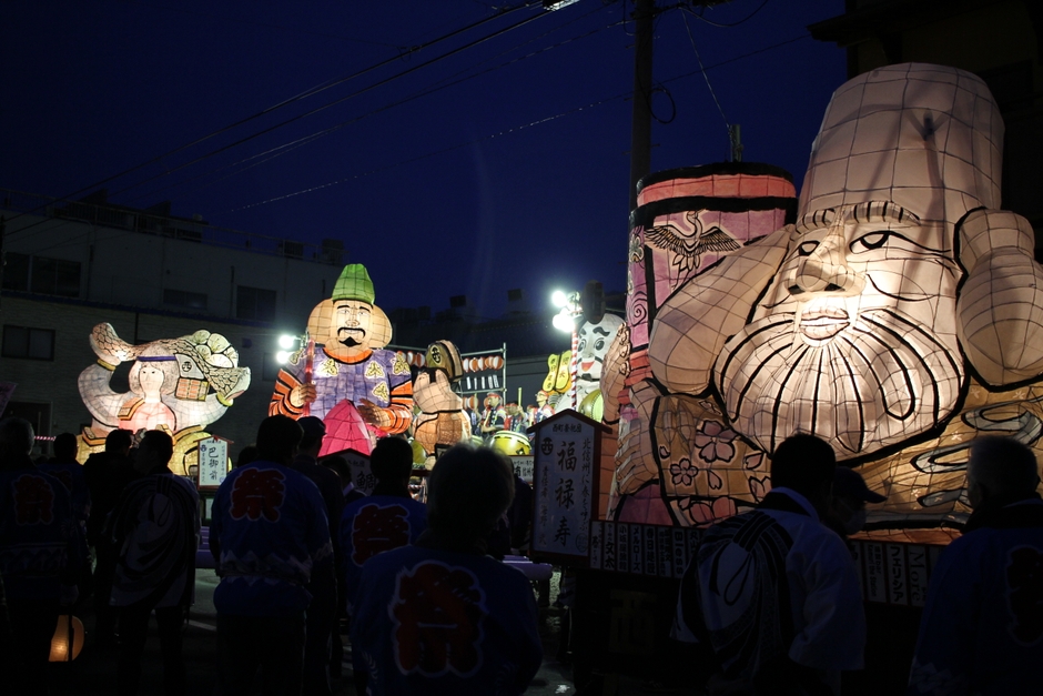 大灯籠びな巡行(2018年の様子)