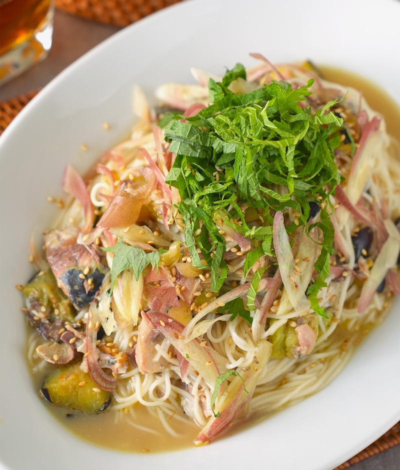パパイズムさん「さば缶と焼きなすのそうめん」