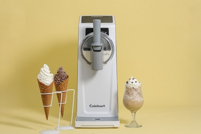 混ぜた材料を入れるだけで好みのアイスやドリンクが完成