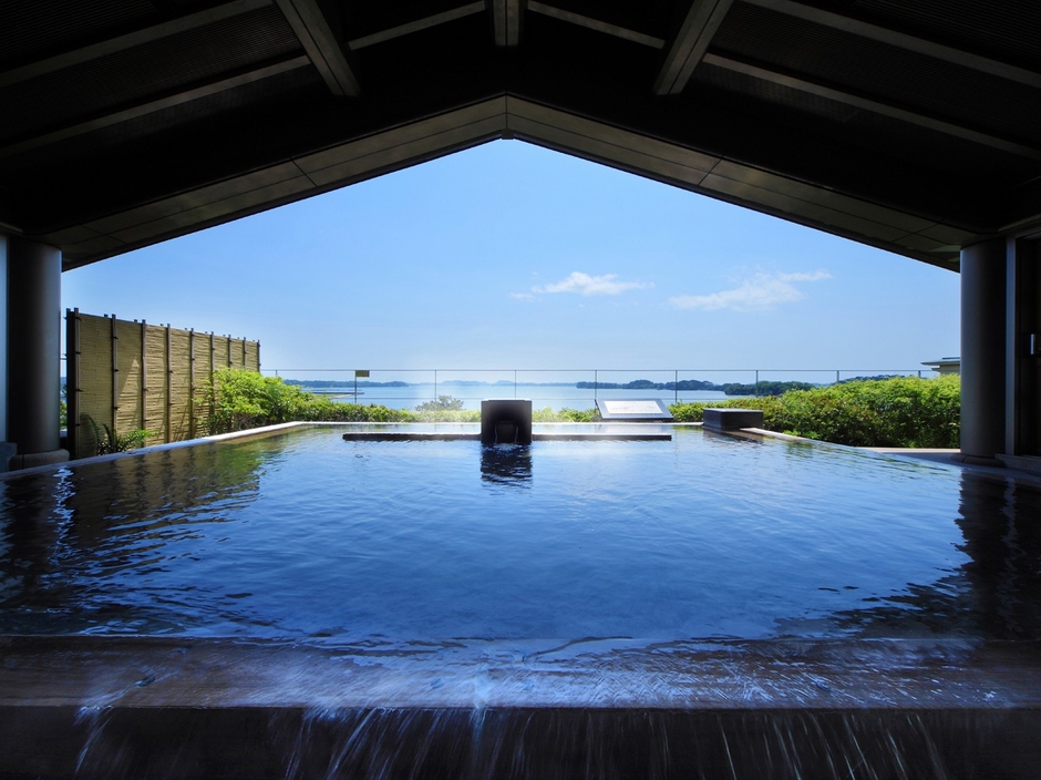 日本三景・松島湾を望む、最上階の露天風呂