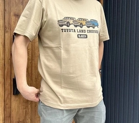 成田空港T3にトヨタランドクルーザープリントTシャツが登場