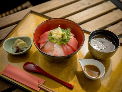海上海鮮酒場「さざなみ食堂」