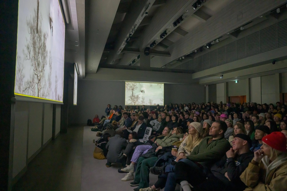 約1,000人が会場を埋め尽くした