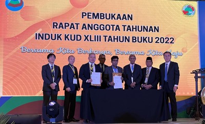 Upacara penandatanganan diadakan pada tanggal 4 November