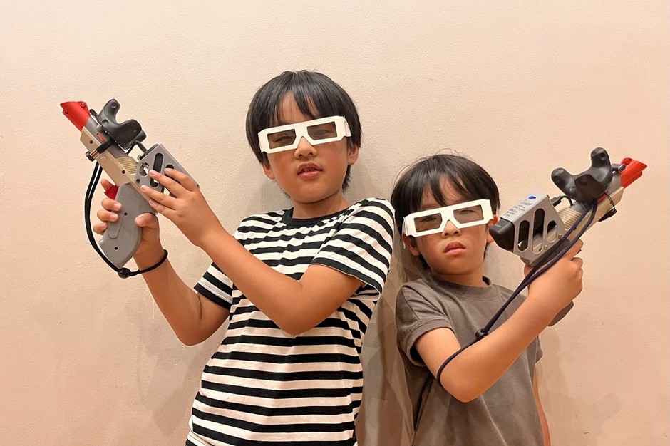 3Dメガネと銃