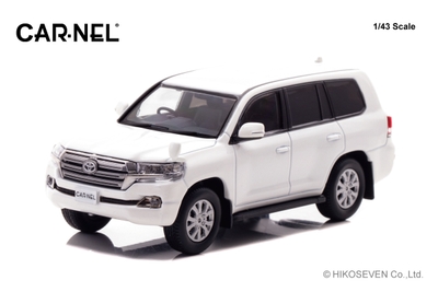 CARNEL 1/43 トヨタ ランドクルーザー AX G selection (URJ202) 2015 White Pearl Crystal Shine：左前