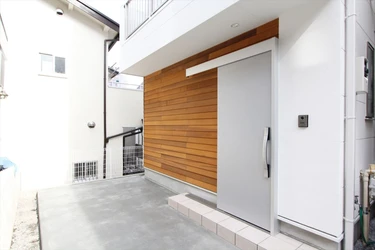 18坪の狭小住宅に雲梯やボルダリング！遊び心と家事ラクを両立した、光と風が抜ける家が完成
