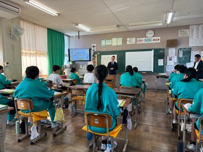 沼津市立今沢中学校での職業講話の様子