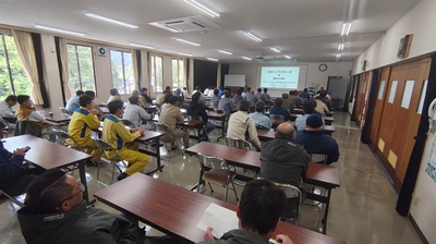 現場見学会での土木関係者(長野県土木施工管理技士会伊奈支部)