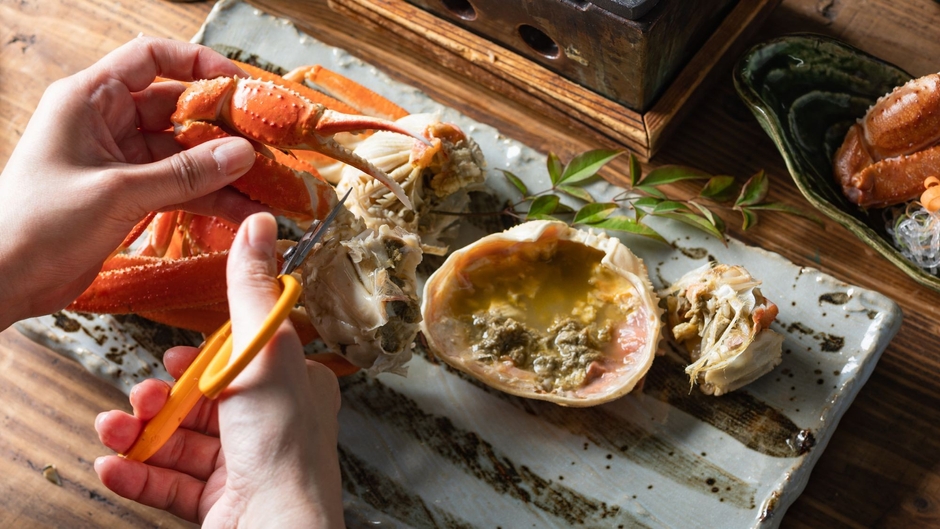慎重に、大胆に！殻が開くたび、期待も広がる茹でかに/一例