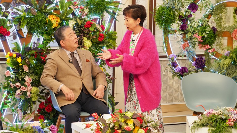 立ち上がる阿川さん