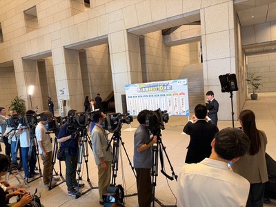 2025年度ベスト10発表式 (第一生命保険 日比谷本社ビルロビー)