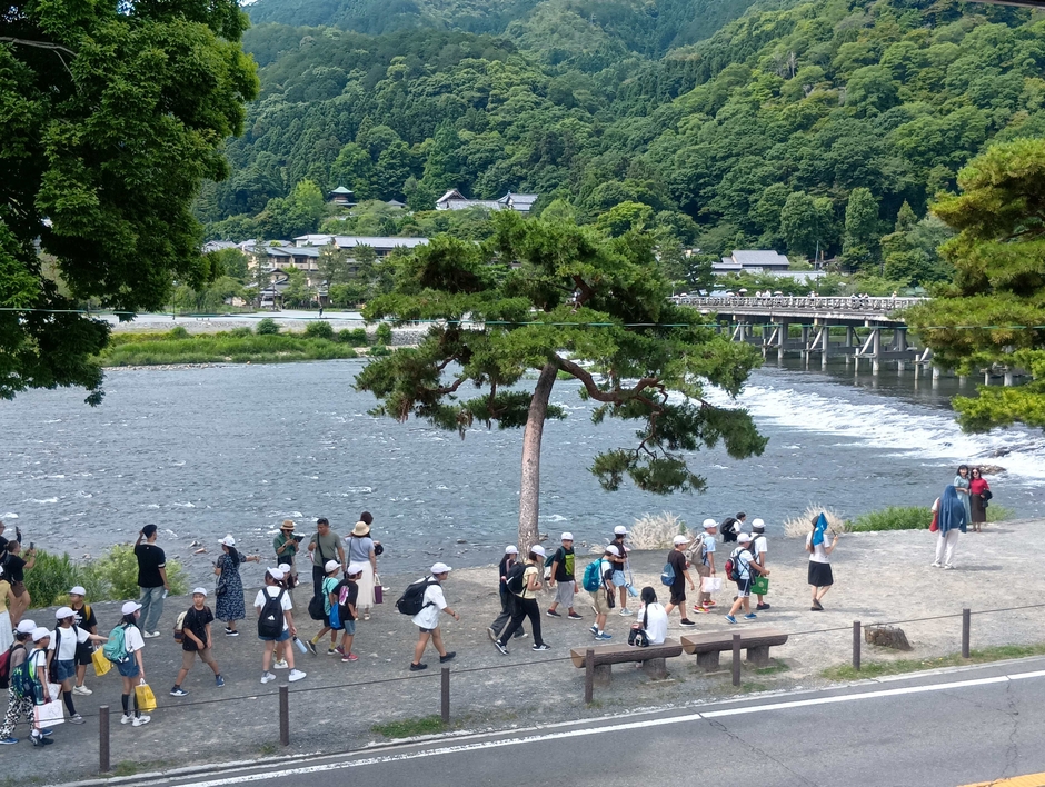 「京都嵐山ブランドを大切にした店舗づくり」