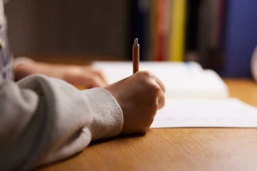【家庭学習】「勉強しなさい！」では伸びない？　子どもの学習効率を左右する"脳の状態"とは―
