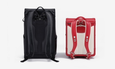 rakuru20L(左)とランドセル