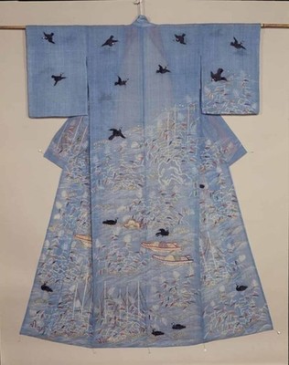 帷子 淡浅葱麻地御所解(鵜飼)文様　江戸時代・18～19世紀 京都国立博物館