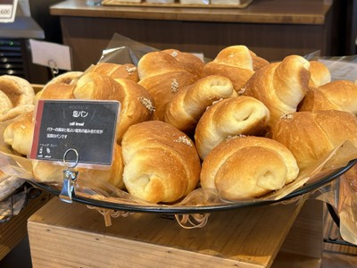 子ども食堂にパンをプレゼント――BAKERY ADEMOKうるま店(1)