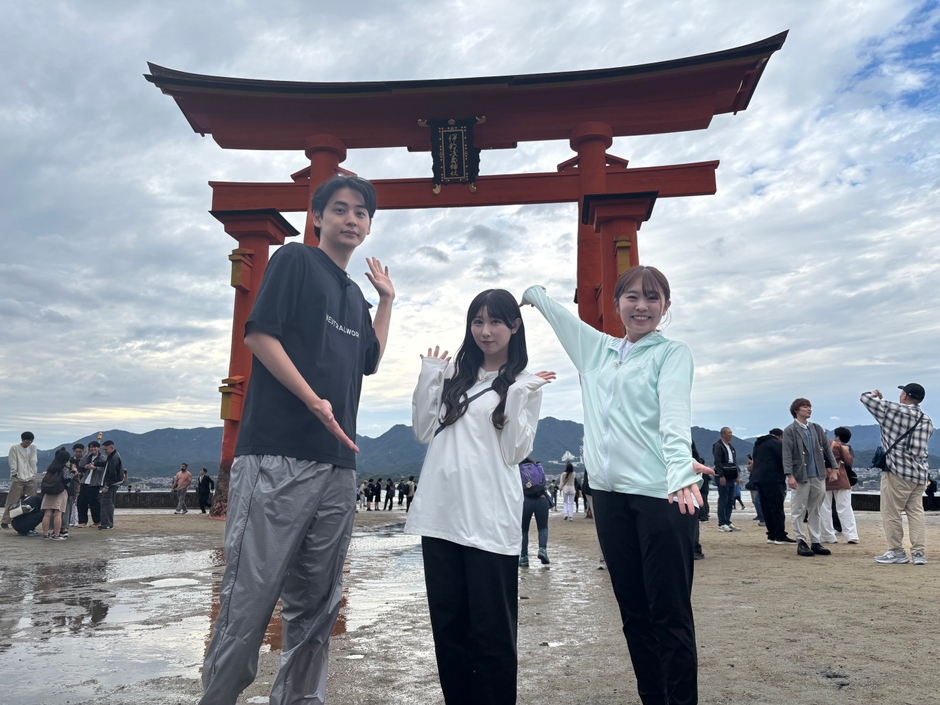 鈴木志遠(すずきしおん) ・ 山本杏奈(やまもとあんな) ・ 野村舞(HOMEアナウンサー)