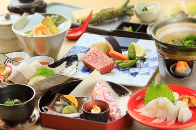 鉄板料理や津和野の旬の食材を味わう<お食事>