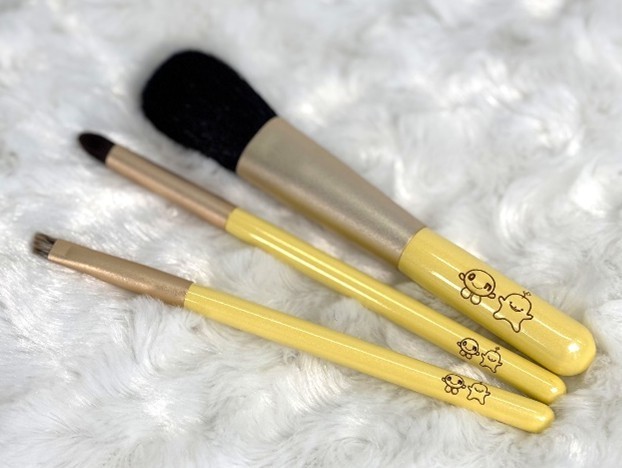 onちゃん＆ぽるぽる幸せメイクの黄色い熊野化粧筆5500円