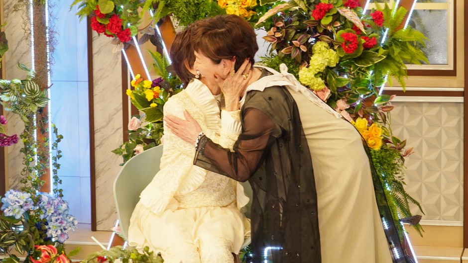 浅丘さん＆阿川さんのハグも！