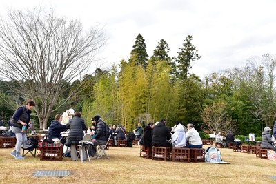 家族でくつろげる芝生広場(2025年開催時)