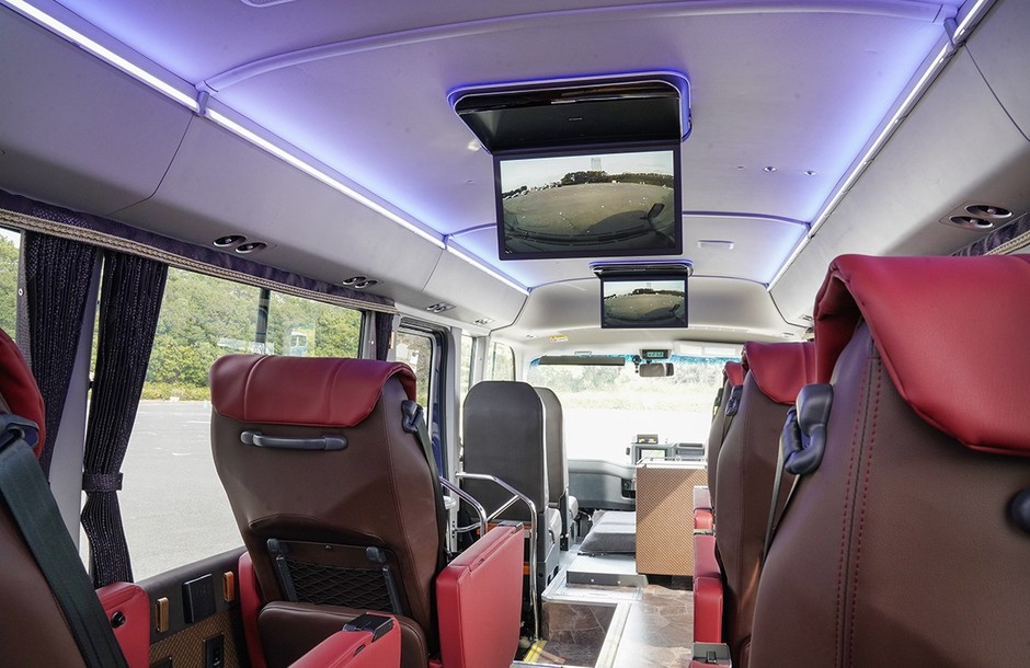 車内の液晶モニターは2カ所に装備