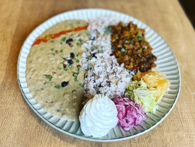 生ドライキーマカレーとミルクカレーの合い掛け