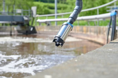 排水処理曝気槽向けアンモニア・硝酸センサ 《CAS41E》を発売