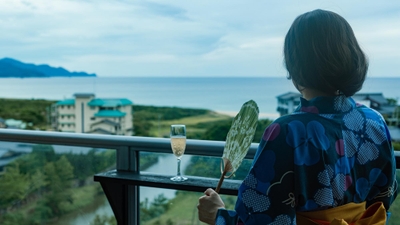 客室テラスから望む日本海