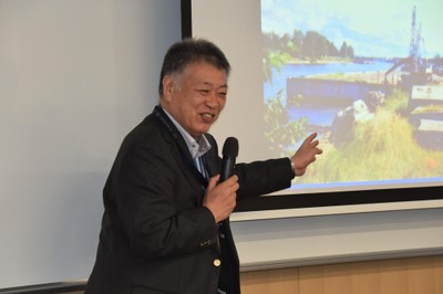 最終講義に臨む稲葉教授