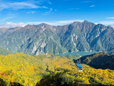 紅葉と立山ロープウェイ(10月上旬)