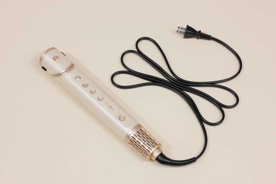 軽量/耐久性の高い電源コード