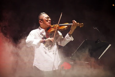 紅く煙るクラシックコンサート １万人の観客が熱狂
「石田組」大阪城ホール公演レポート到着