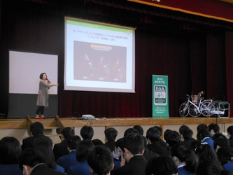 ＜自転車の安全利用促進委員会レポート＞ 冬休み前に自転車の安全な利用方法や点検ポイントを復習！ 千葉県立松戸六実高等学校にて 『自転車の交通安全教室』を開催しました。