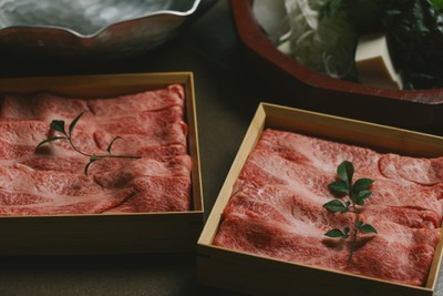 但馬牛は京野菜と共にしゃぶしゃぶで。摘果蜜柑の仕込みポン酢や地酒の煎り酒でさっぱりと