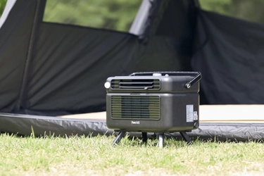 「ハァハァ」が「スースー」に変わる夜 ― 夏のテントに"本物の冷風"が必要だった、愛犬家のリアルな話