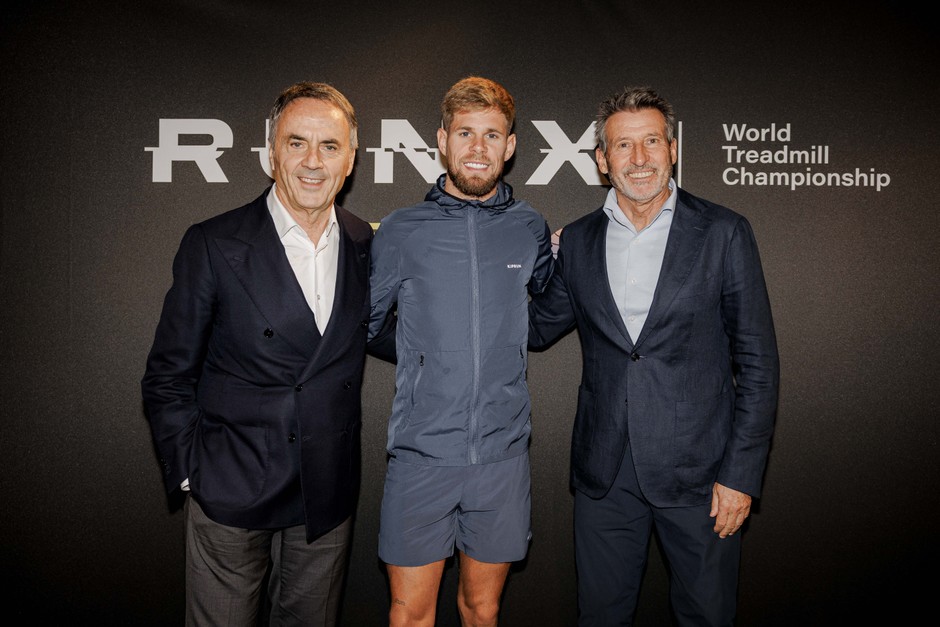 (左から)Technogym創業者兼CEO ネリオ・アレッサンドリ、2025年世界陸上選手権男子10,000m金メダリスト ジミー・グレシエ選手(仏)、世界陸連 セバスチャン・コー会長