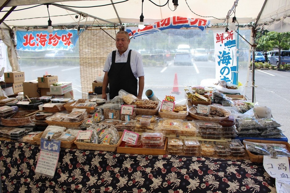 旬の食材も販売！