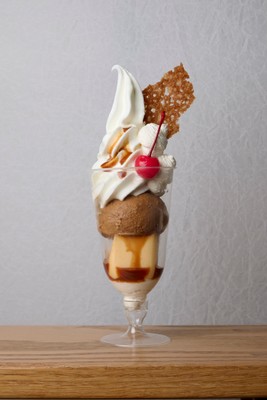 【円山牛乳販売店】 「キャラメルとプリンのレトロパフェ」