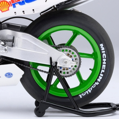 AUTOart 1/12スケール ホンダ NSR500 WGP500 #56 「バリバリ伝説」 (「巨摩 郡」 ヘルメット付属)