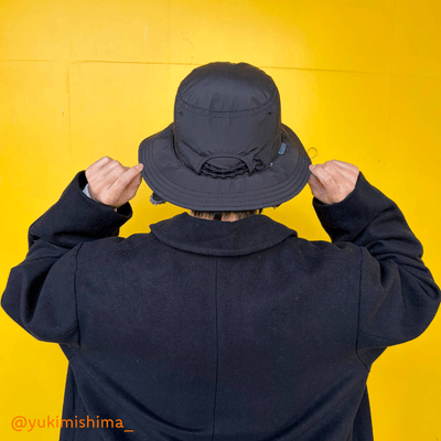 適度なコードの伸縮性でしっかりフィットします