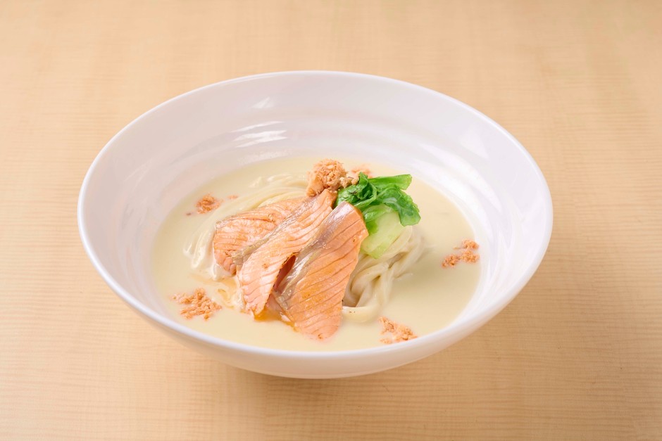 サーモンの豆乳クリームおうどん