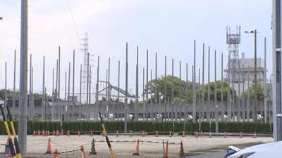 住宅街に電柱だらけの謎とは?