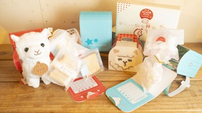 ▲「ランドセルお菓子セット＆ぬいぐるみセット」、「ランドセルお菓子セット＆マルシェお菓子セット」