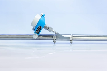 配管挿入なしに正確な温度測定ができるクランプオン温度計 《iTHERM SurfaceLine TM611》を発売