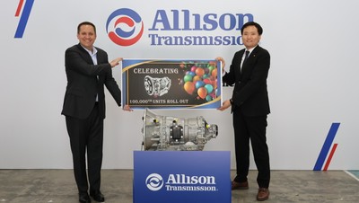 インド・チェンナイ工場生産 アリソン1000シリーズ(TM) ・2000シリーズ(TM) 累計出荷台数10万台記念式典
