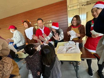 秋祭りの焼き芋と焼きそばがクリスマスのチキンに！ 地域企業がつなぐ3年目のこども食堂支援プロジェクト
