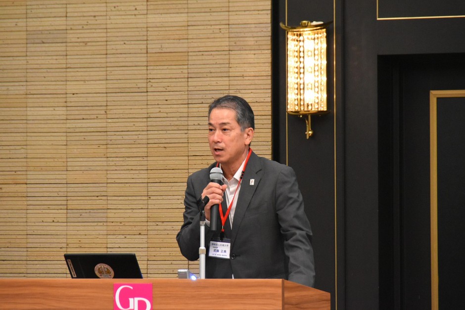 社長会の活動報告を行った武藤正美常務理事